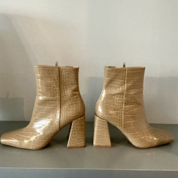 Like NEW! Beautiful Vera Moda nude ankle bootie with zipper size 7 - Picture 7 of 12